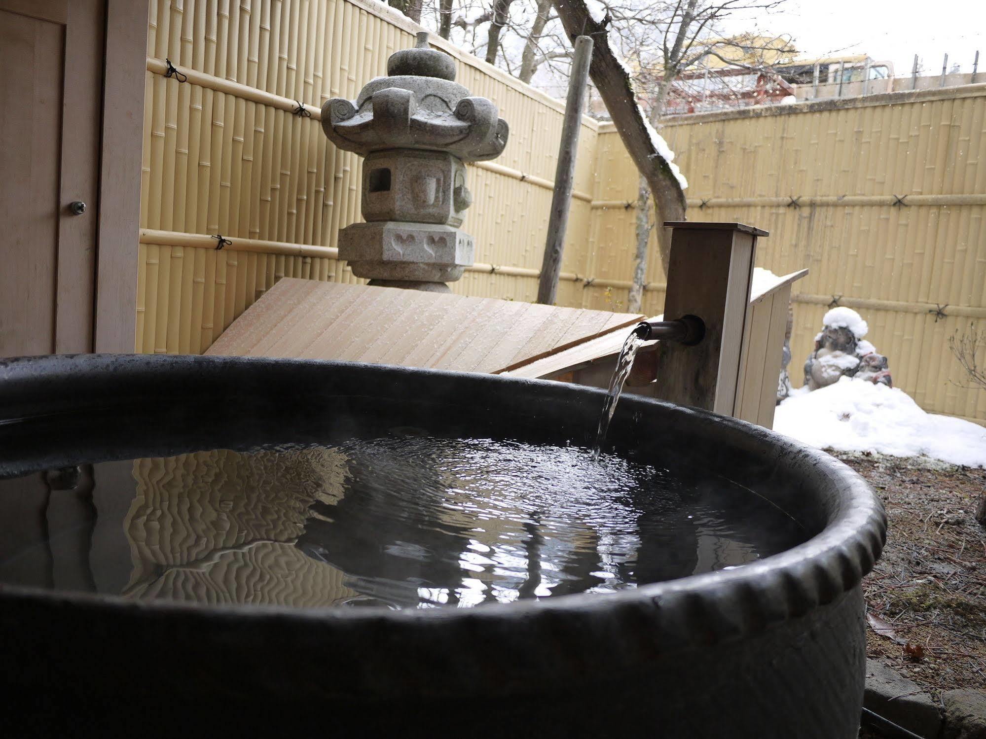 Oyado Hachibei Hotel Takayama  Exterior photo